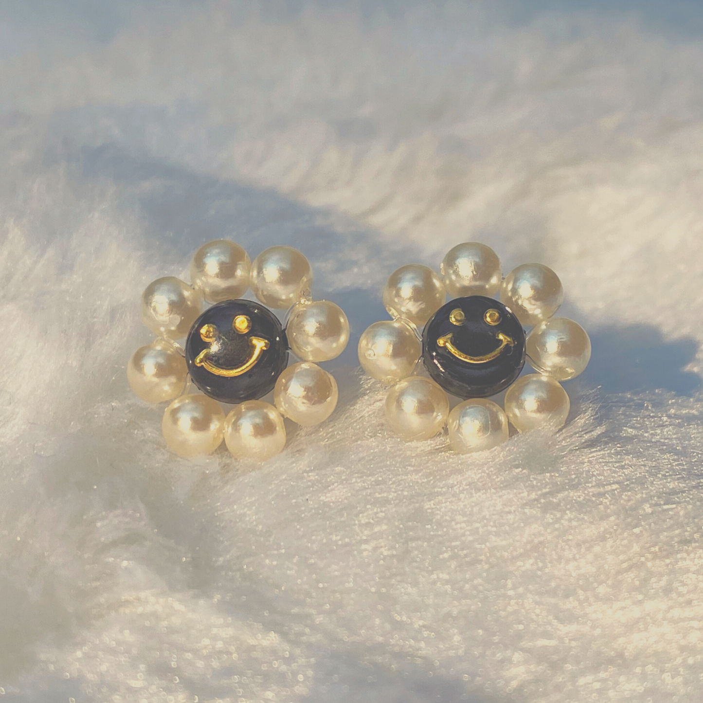 Smiley Daisy Earring