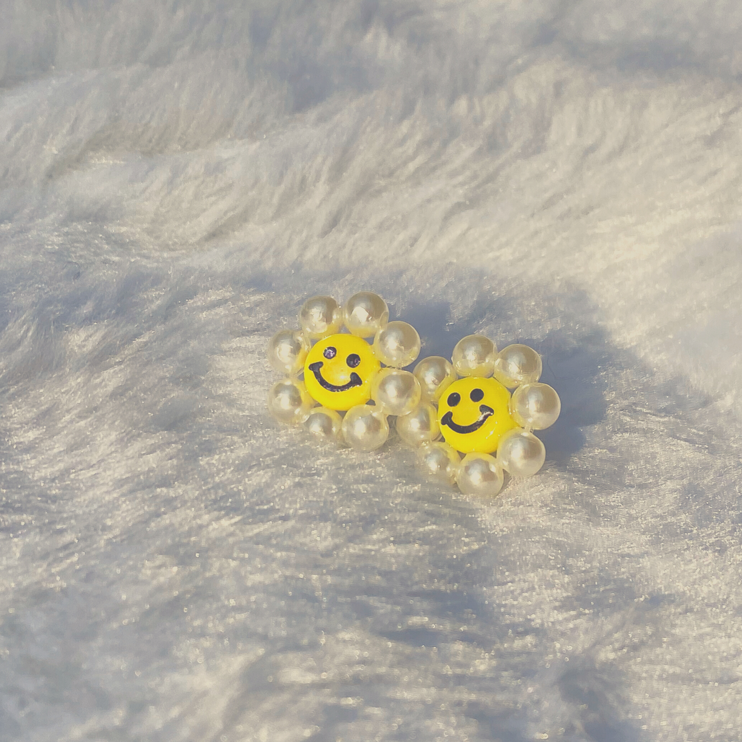 Smiley Daisy Earring